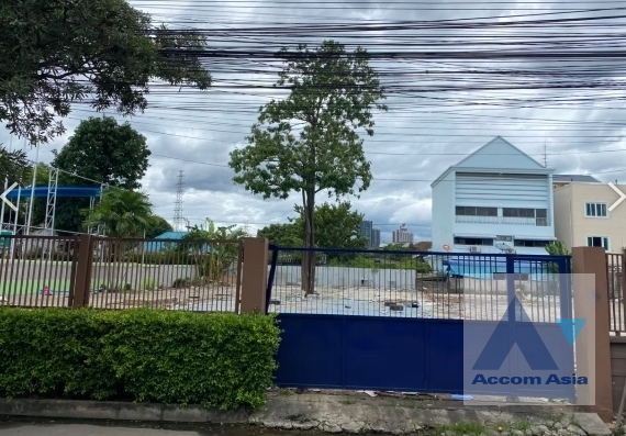  2  Land For Sale in Pattanakarn ,  AA40486