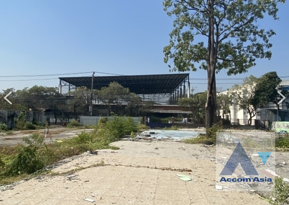  1  Land For Sale in Pattanakarn ,  AA40486