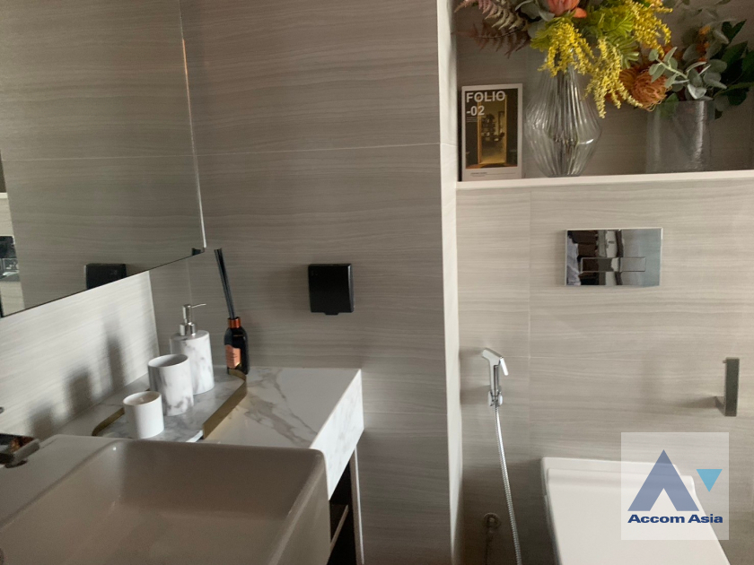 unit 1 Bedroom  Condominium For Sale in Sukhumvit, Bangkok  near BTS Thong Lo (AA40502)