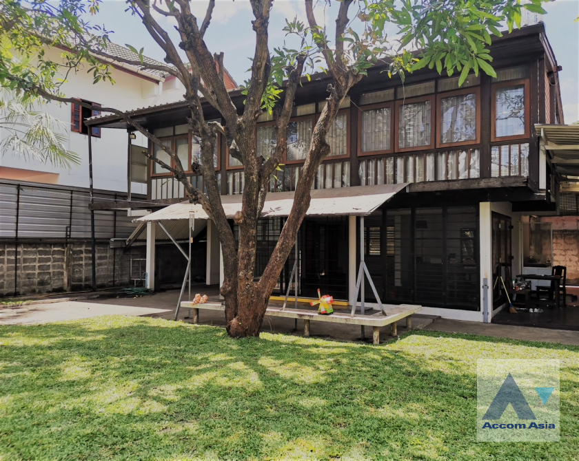 unit 2 Bedrooms  House For Rent & Sale in Phaholyothin, Bangkok  (AA40578)