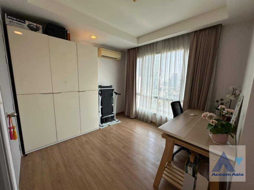 unit 2 Bedrooms  Condominium For Rent in Ratchadaphisek, Bangkok  near BTS Thong Lo (AA40654)