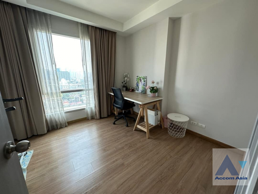 unit 2 Bedrooms  Condominium For Rent in Ratchadaphisek, Bangkok  near BTS Thong Lo (AA40654)