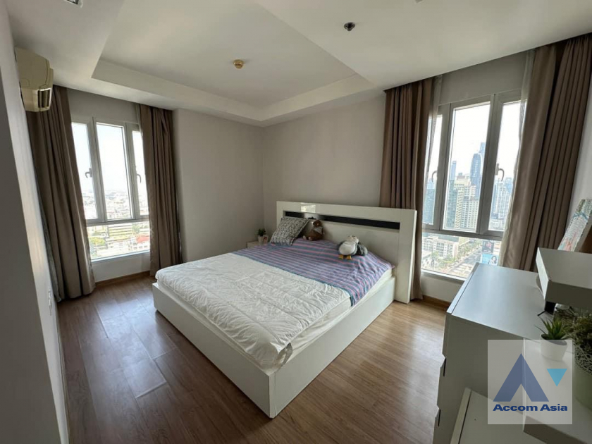 unit 2 Bedrooms  Condominium For Rent in Ratchadaphisek, Bangkok  near BTS Thong Lo (AA40654)