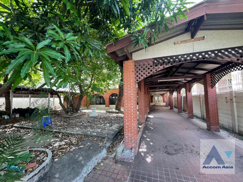  2  House For Sale in Sukhumvit ,Bangkok BTS Phra khanong AA40852