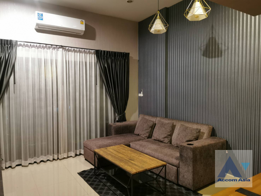 unit 3 Bedrooms  Townhouse For Rent in Lat Phrao, Bangkok  (AA40879)