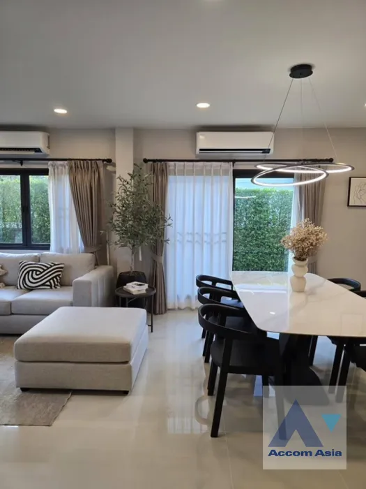 unit 4 Bedrooms  House For Rent & Sale in Samutprakan, Samutprakan  (AA40882)
