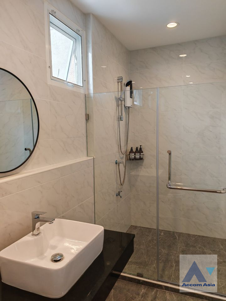 15  2 br Townhouse For Rent in Ratchadaphisek ,Bangkok  AA40886