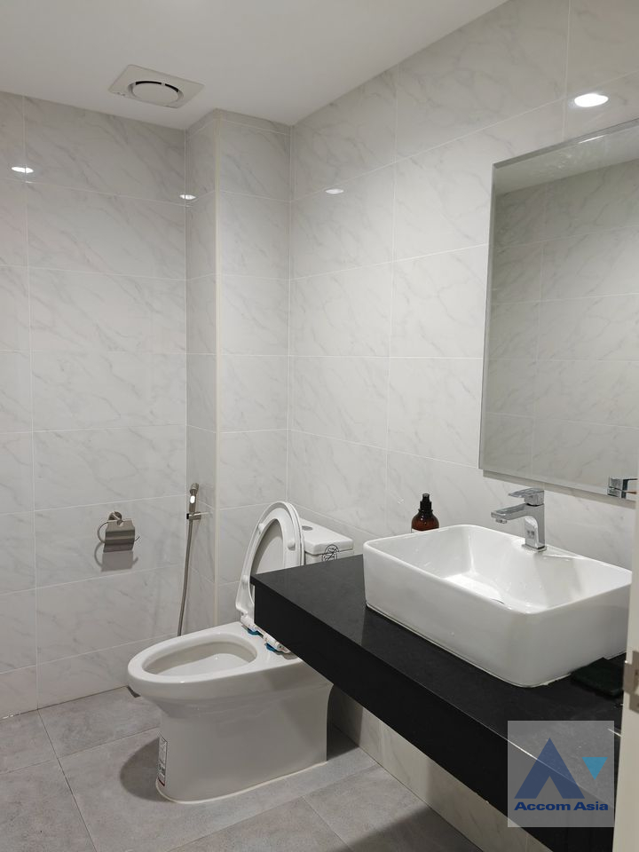 14  2 br Townhouse For Rent in Ratchadaphisek ,Bangkok  AA40886