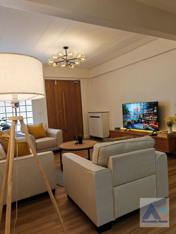 4  2 br Townhouse For Rent in Ratchadaphisek ,Bangkok  AA40886