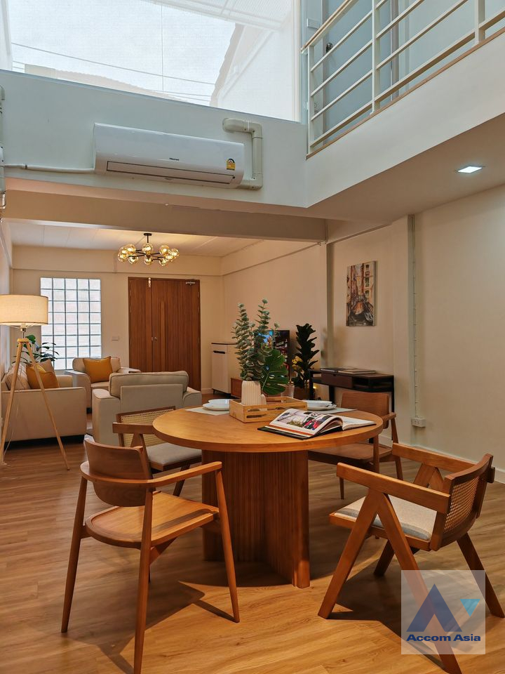 5  2 br Townhouse For Rent in Ratchadaphisek ,Bangkok  AA40886