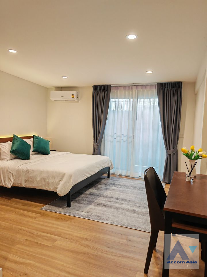 10  2 br Townhouse For Rent in Ratchadaphisek ,Bangkok  AA40886