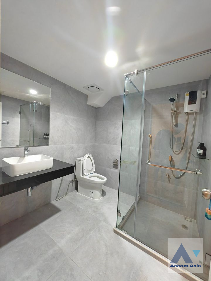 13  2 br Townhouse For Rent in Ratchadaphisek ,Bangkok  AA40886