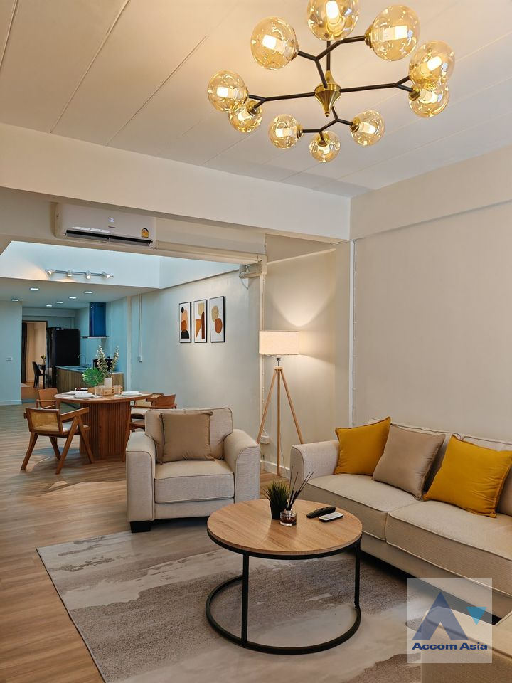  1  2 br Townhouse For Rent in Ratchadaphisek ,Bangkok  AA40886