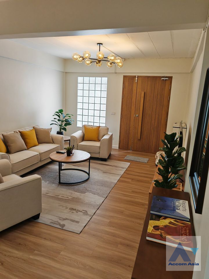  2  2 br Townhouse For Rent in Ratchadaphisek ,Bangkok  AA40886