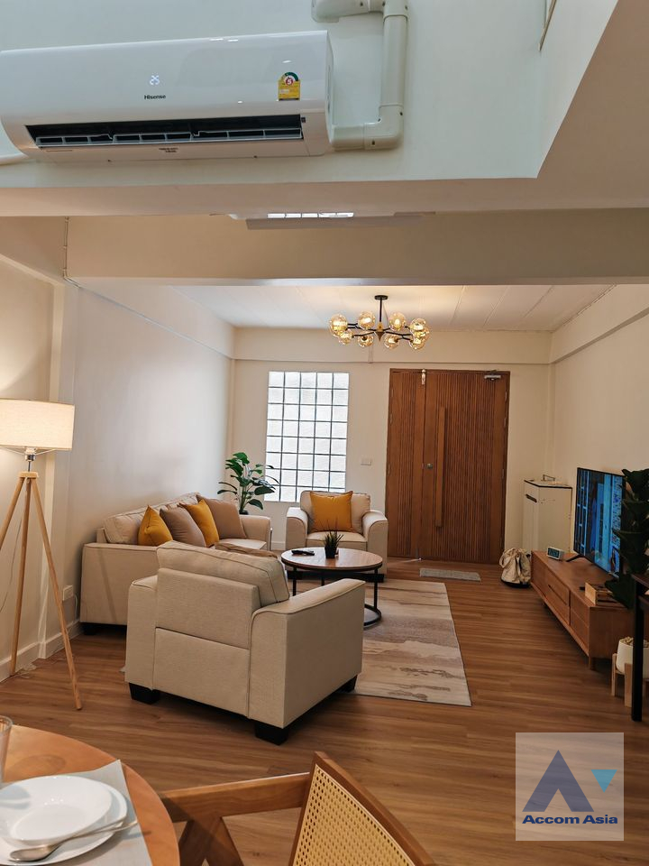  1  2 br Townhouse For Rent in Ratchadaphisek ,Bangkok  AA40886