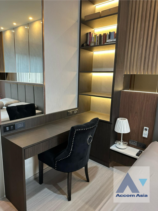unit 1 Bedroom  Condominium For Sale in Phaholyothin, Bangkok  near MRT Rama 9 (AA40993)