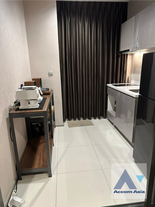 unit 1 Bedroom  Condominium For Sale in Phaholyothin, Bangkok  near MRT Rama 9 (AA40993)