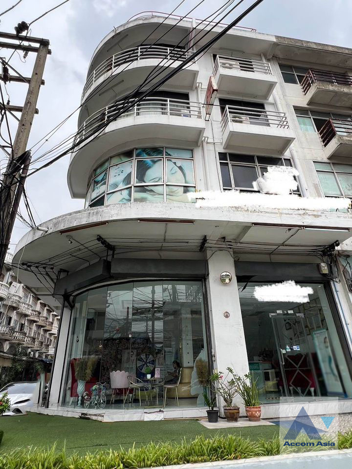 unit Shophouse For Rent in Sukhumvit, Bangkok  near BTS On Nut (AA41007)