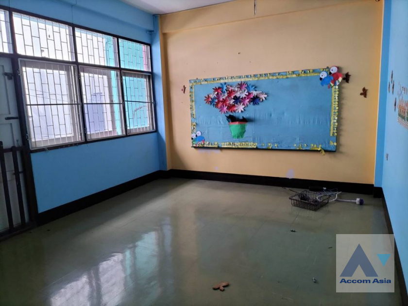 6  Building For Sale in Silom ,Bangkok  AA41053