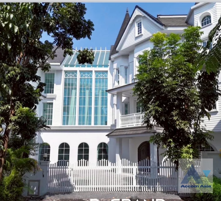 51  4 br House for rent and sale in Bang Na ,Bangkok BTS Bearing at Fantasia Villa 3  AA41069