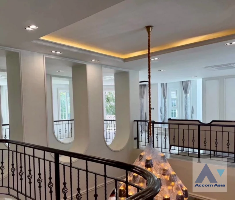 56  4 br House for rent and sale in Bang Na ,Bangkok BTS Bearing at Fantasia Villa 3  AA41069