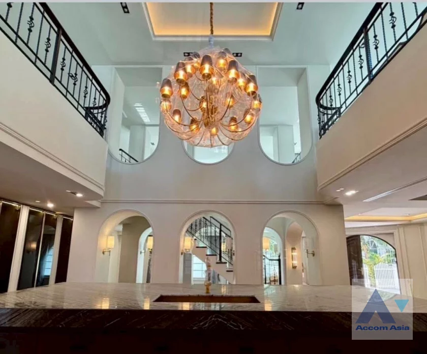 57  4 br House for rent and sale in Bang Na ,Bangkok BTS Bearing at Fantasia Villa 3  AA41069