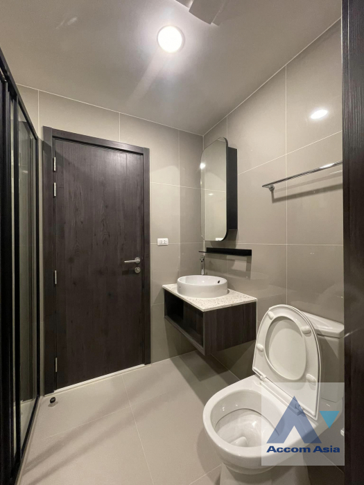 7  1 br Condominium For Sale in Ratchadaphisek ,Bangkok MRT Sutthisan at XT Huaikhwang  AA41142