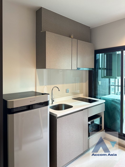 unit 1 Bedroom  Condominium For Sale in Phaholyothin, Bangkok  near MRT Rama 9 (AA41149)