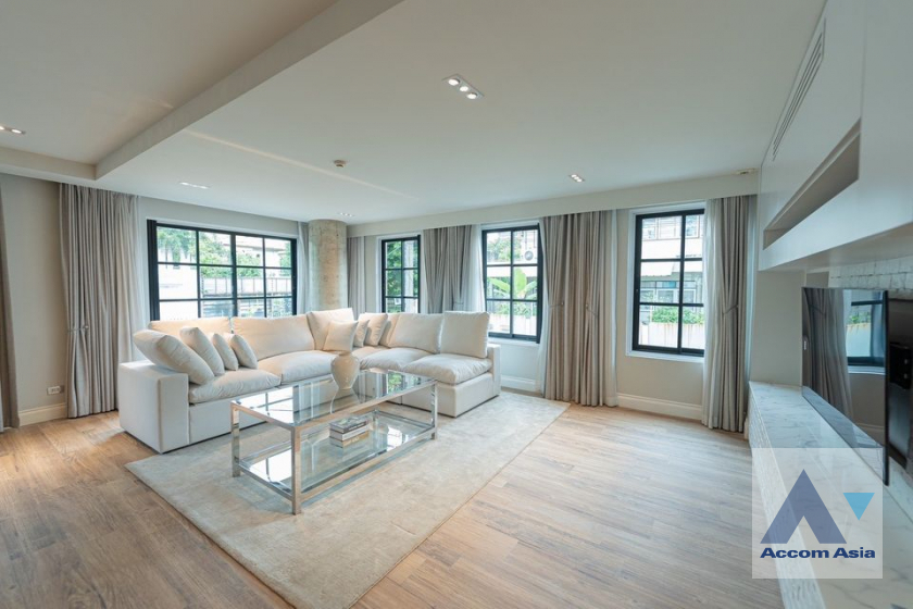 unit 3 Bedrooms  Condominium For Rent & Sale in Sukhumvit, Bangkok  near BTS Ekkamai (AA41226)