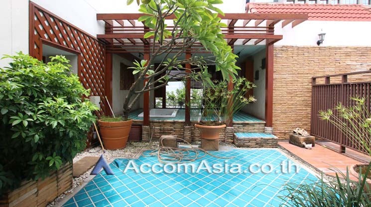  2  4 br Apartment for rent and sale in Sathorn ,Bangkok BTS Chong Nonsi at Cozy Low-rise Apartment in Sathorn, Walk to BTS 6 mins. 1004403