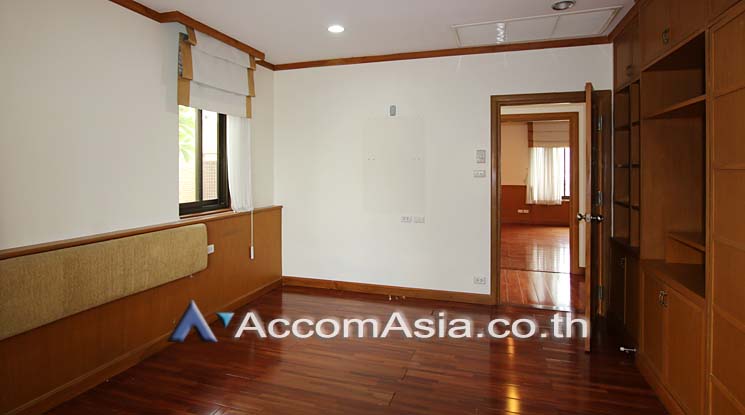 7  4 br Apartment for rent and sale in Sathorn ,Bangkok BTS Chong Nonsi at Cozy Low-rise Apartment in Sathorn, Walk to BTS 6 mins. 1004403