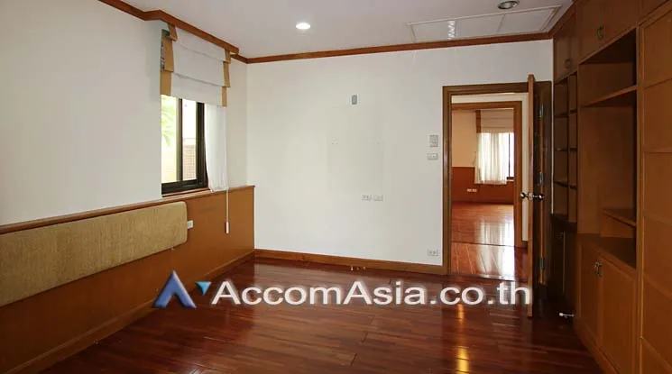 7  4 br Apartment for rent and sale in Sathorn ,Bangkok BTS Chong Nonsi at Cozy Low-rise Apartment in Sathorn, Walk to BTS 6 mins. 1004403