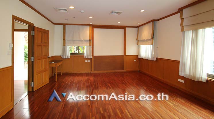 9  4 br Apartment for rent and sale in Sathorn ,Bangkok BTS Chong Nonsi at Cozy Low-rise Apartment in Sathorn, Walk to BTS 6 mins. 1004403