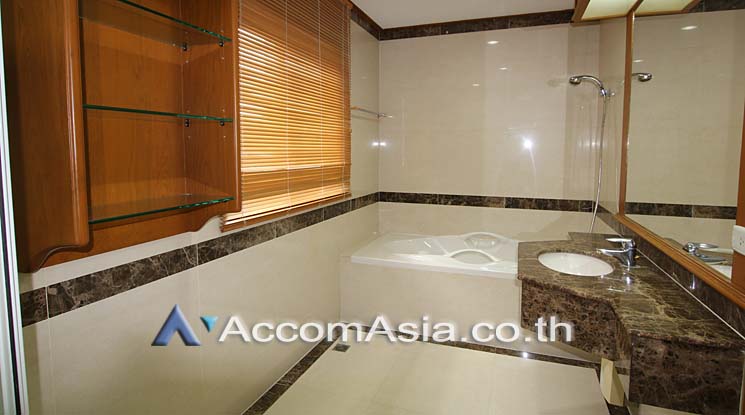 10  4 br Apartment for rent and sale in Sathorn ,Bangkok BTS Chong Nonsi at Cozy Low-rise Apartment in Sathorn, Walk to BTS 6 mins. 1004403