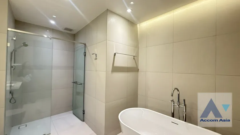 18  3 br Apartment For Rent in Sukhumvit ,Bangkok BTS Phrom Phong at Modern Brand New Apartment AA41336