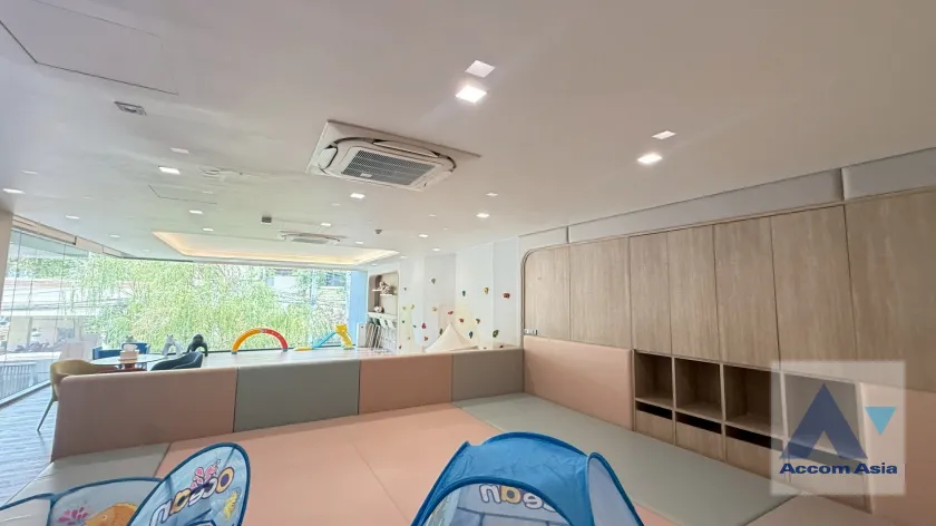 9  3 br Apartment For Rent in Sukhumvit ,Bangkok BTS Phrom Phong at Modern Brand New Apartment AA41336