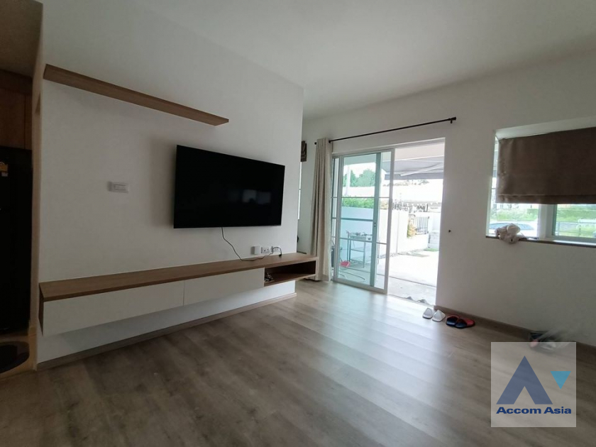 unit 3 Bedrooms  Townhouse For Rent & Sale in Pattanakarn, Bangkok  near BTS Udomsuk (AA41345)