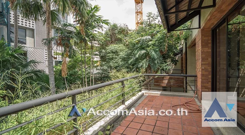 unit 4 Bedrooms  House For Rent in Sukhumvit, Bangkok  near BTS Thong Lo (AA41385)