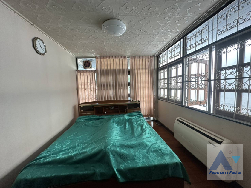 4  4 br House for rent and sale in Sukhumvit ,Bangkok BTS Ekkamai AA41441