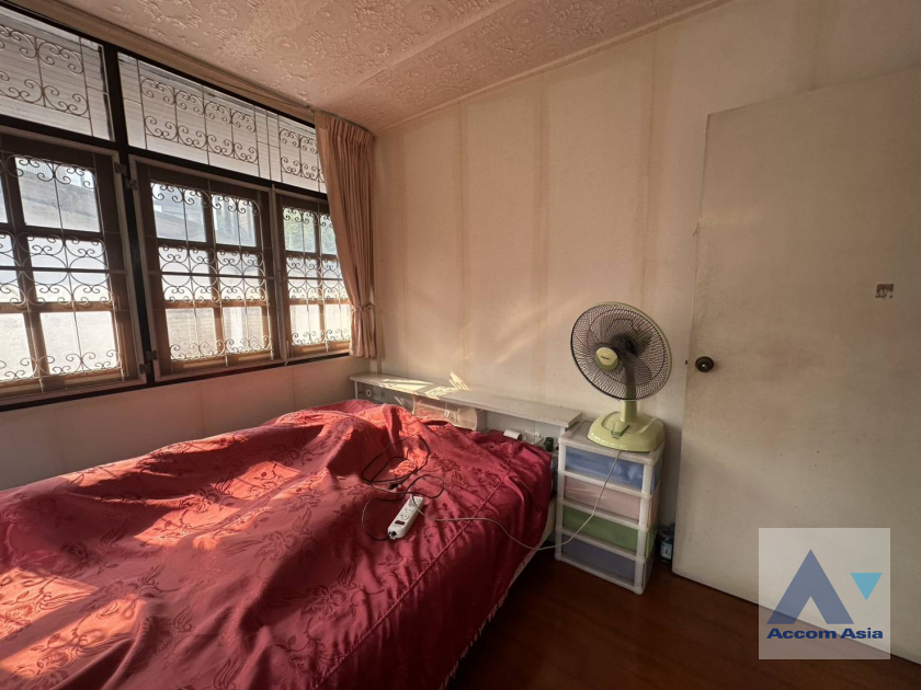 10  4 br House for rent and sale in Sukhumvit ,Bangkok BTS Ekkamai AA41441