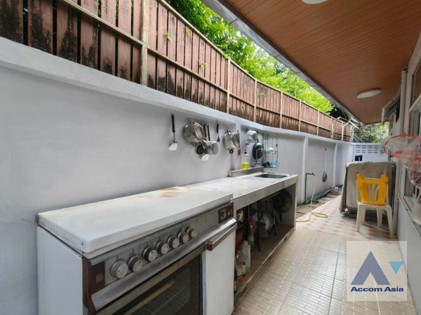 10  4 br House for rent and sale in Sukhumvit ,Bangkok BTS Ekkamai AA41441