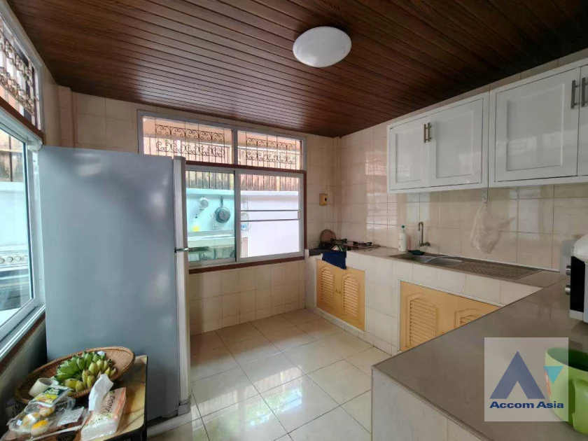 8  4 br House for rent and sale in Sukhumvit ,Bangkok BTS Ekkamai AA41441