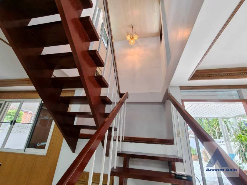 11  4 br House for rent and sale in Sukhumvit ,Bangkok BTS Ekkamai AA41441