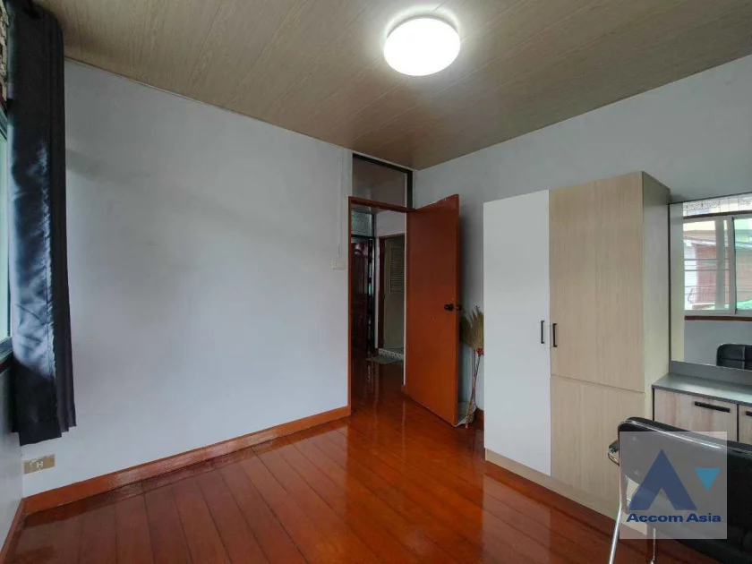 15  4 br House for rent and sale in Sukhumvit ,Bangkok BTS Ekkamai AA41441