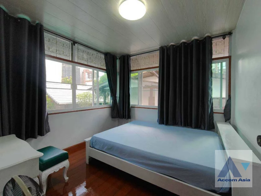 16  4 br House for rent and sale in Sukhumvit ,Bangkok BTS Ekkamai AA41441