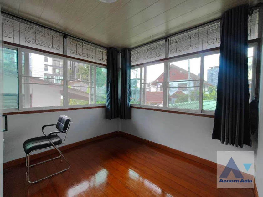 14  4 br House for rent and sale in Sukhumvit ,Bangkok BTS Ekkamai AA41441