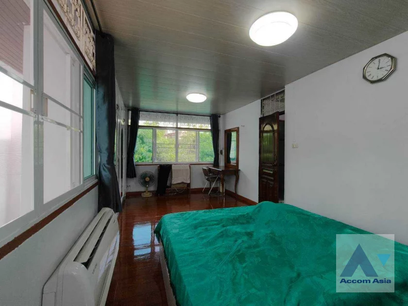 20  4 br House for rent and sale in Sukhumvit ,Bangkok BTS Ekkamai AA41441