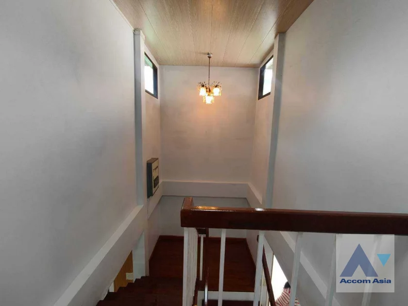 12  4 br House for rent and sale in Sukhumvit ,Bangkok BTS Ekkamai AA41441