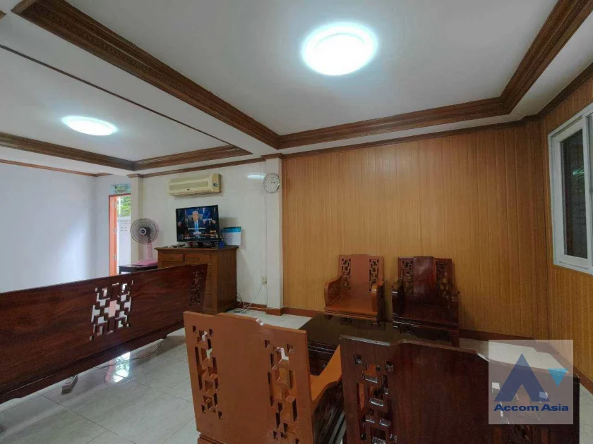 5  4 br House for rent and sale in Sukhumvit ,Bangkok BTS Ekkamai AA41441