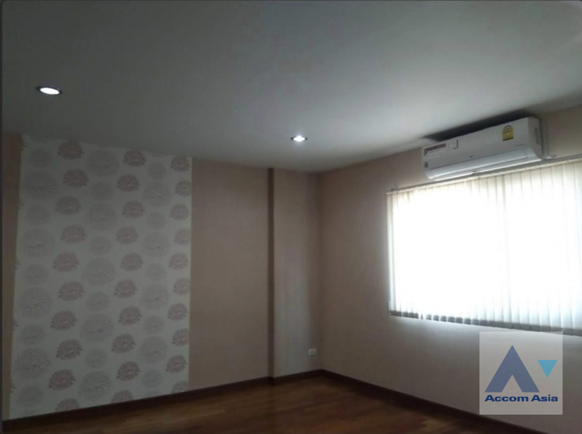 10  3 br House For Rent in Lat Phrao ,Bangkok  AA41467